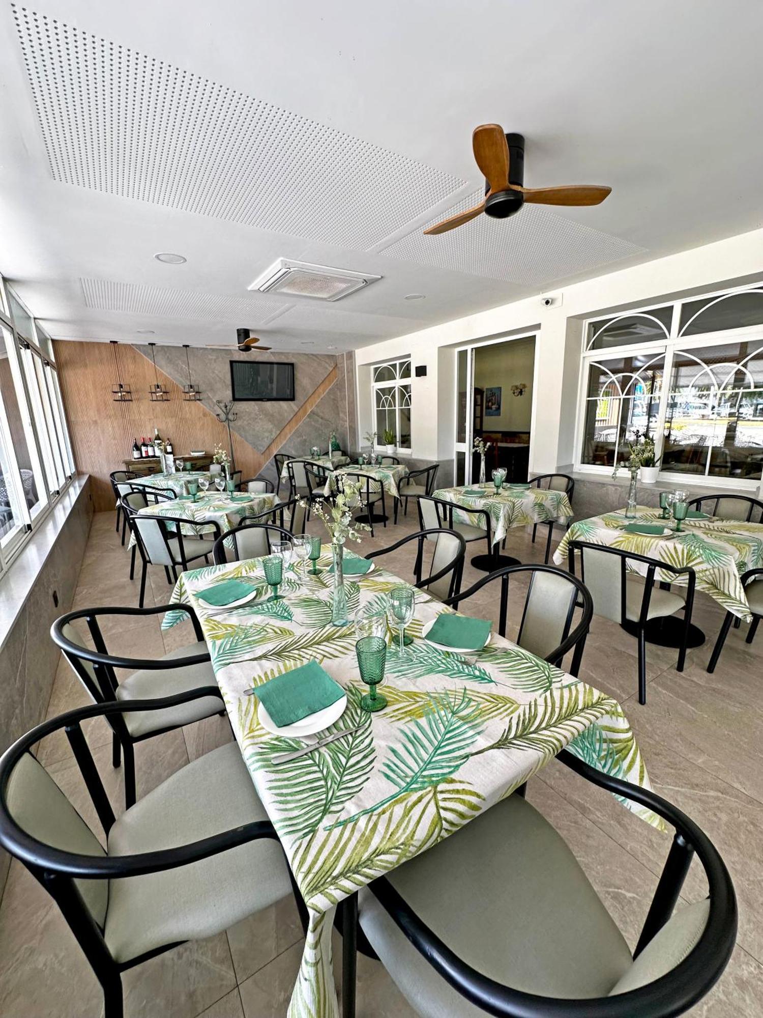 Hostal Restaurante El Cary Montemayor Екстер'єр фото