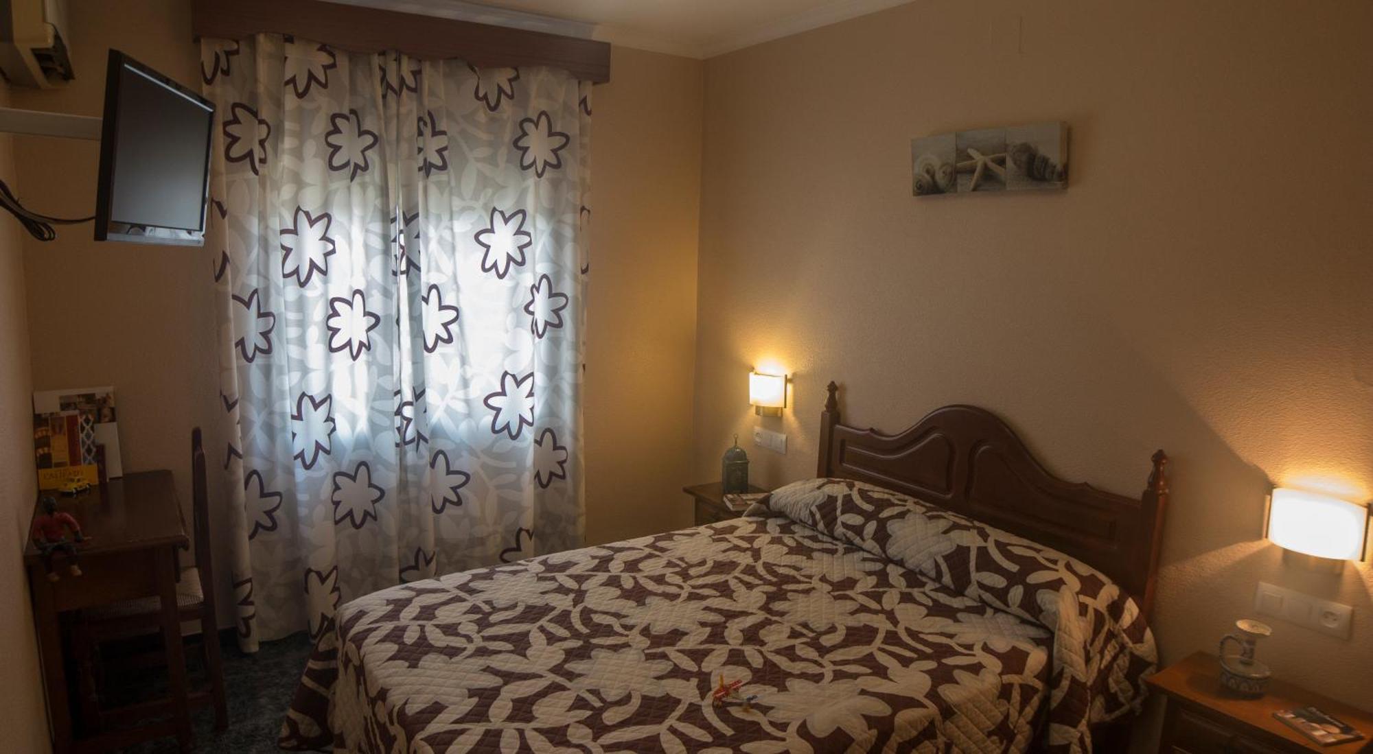 Hostal Restaurante El Cary Montemayor Екстер'єр фото